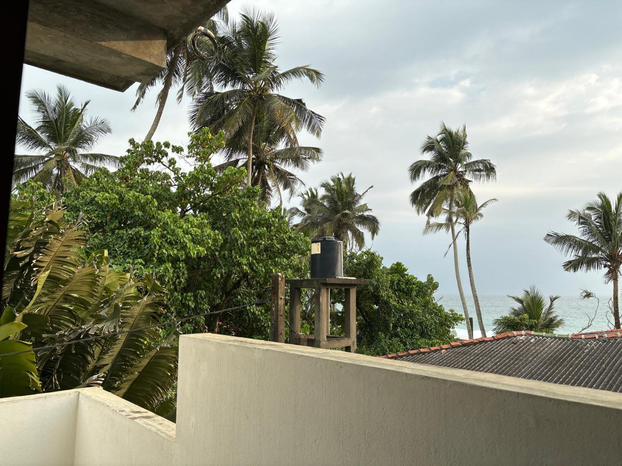 Mirage Beach House At Morava Court Hikkaduwa Bagian luar foto