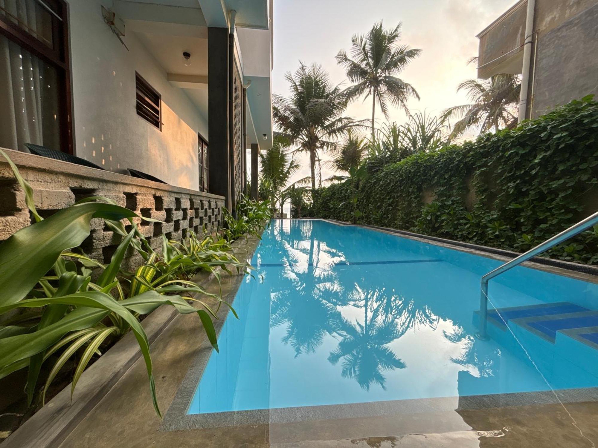 Mirage Beach House At Morava Court Hikkaduwa Bagian luar foto