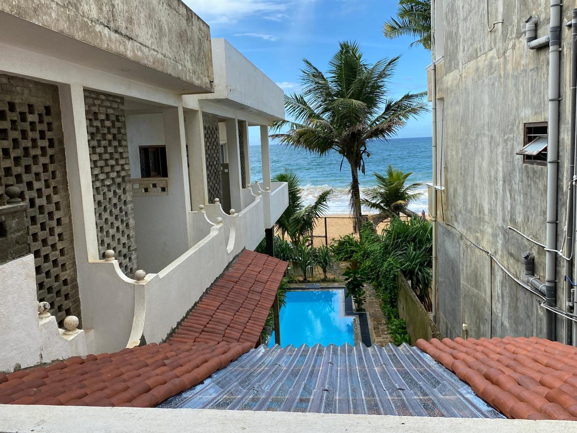 Mirage Beach House At Morava Court Hikkaduwa Bagian luar foto
