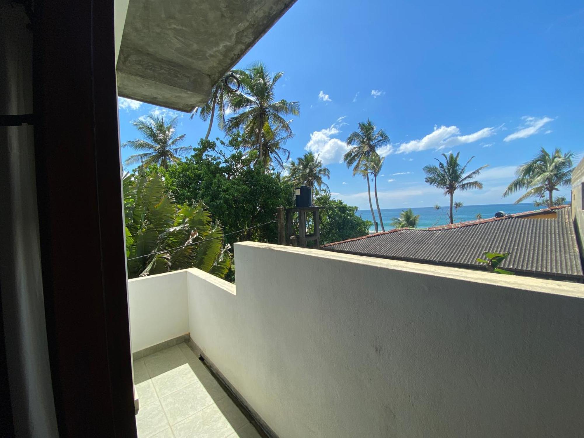 Mirage Beach House At Morava Court Hikkaduwa Bagian luar foto