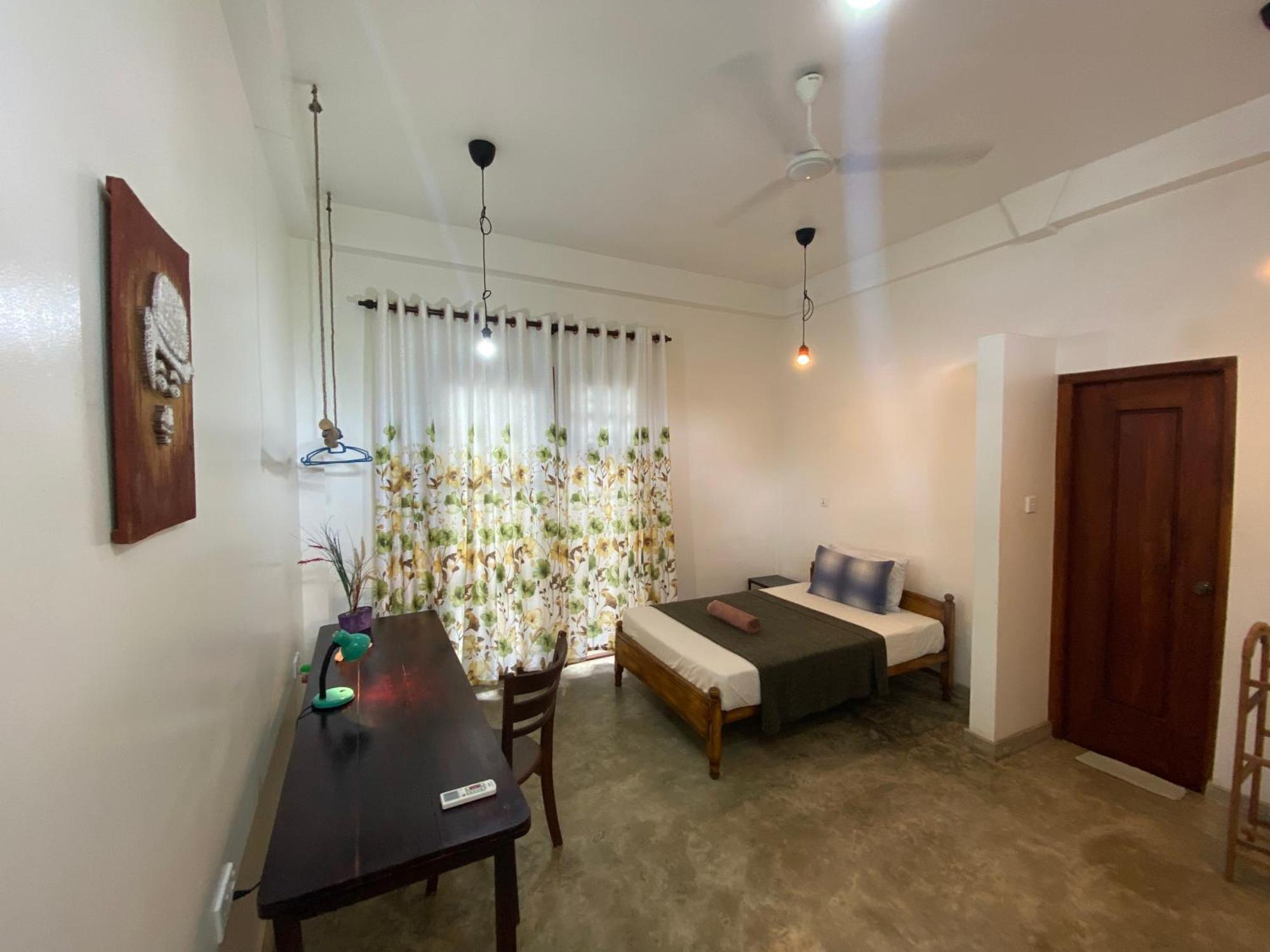 Mirage Beach House At Morava Court Hikkaduwa Bagian luar foto