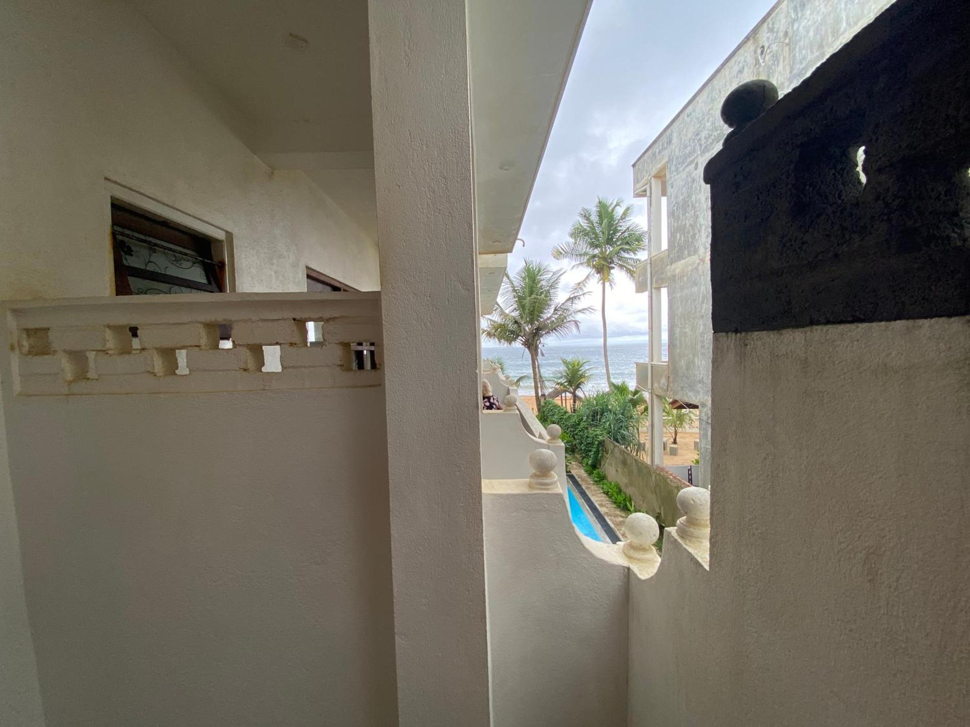 Mirage Beach House At Morava Court Hikkaduwa Bagian luar foto