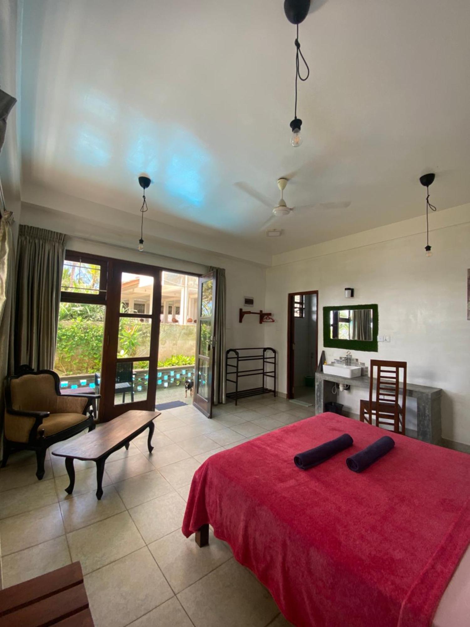 Mirage Beach House At Morava Court Hikkaduwa Bagian luar foto