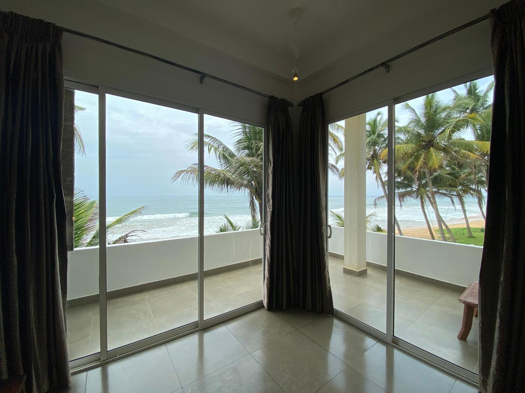 Mirage Beach House At Morava Court Hikkaduwa Bagian luar foto