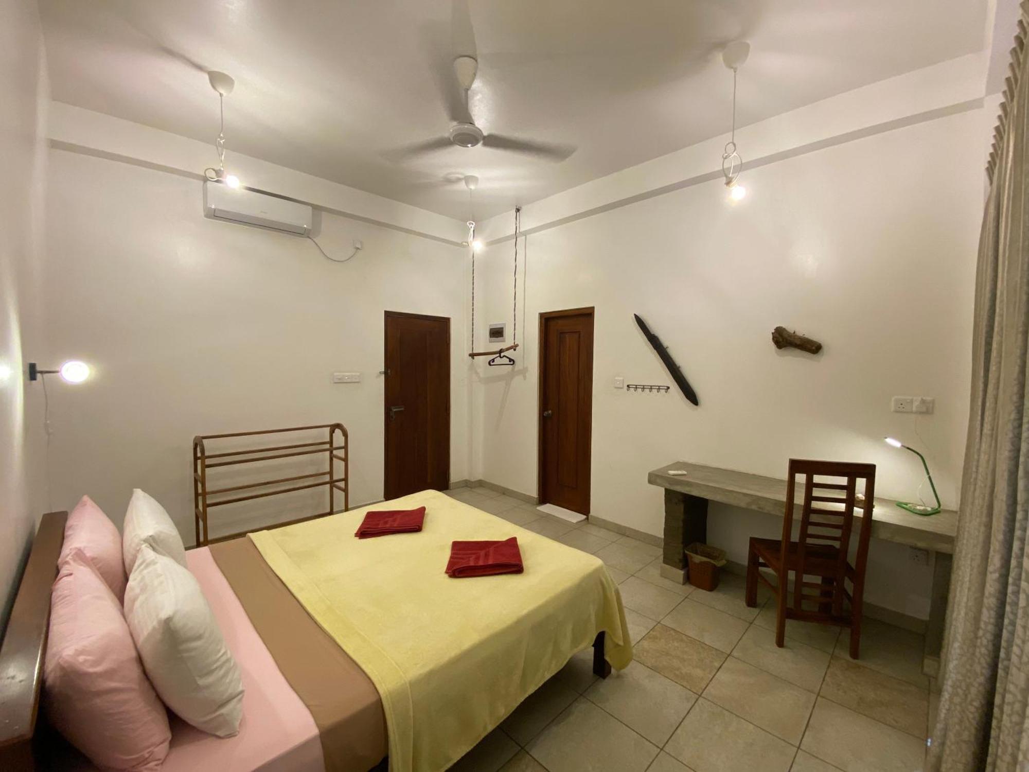 Mirage Beach House At Morava Court Hikkaduwa Bagian luar foto