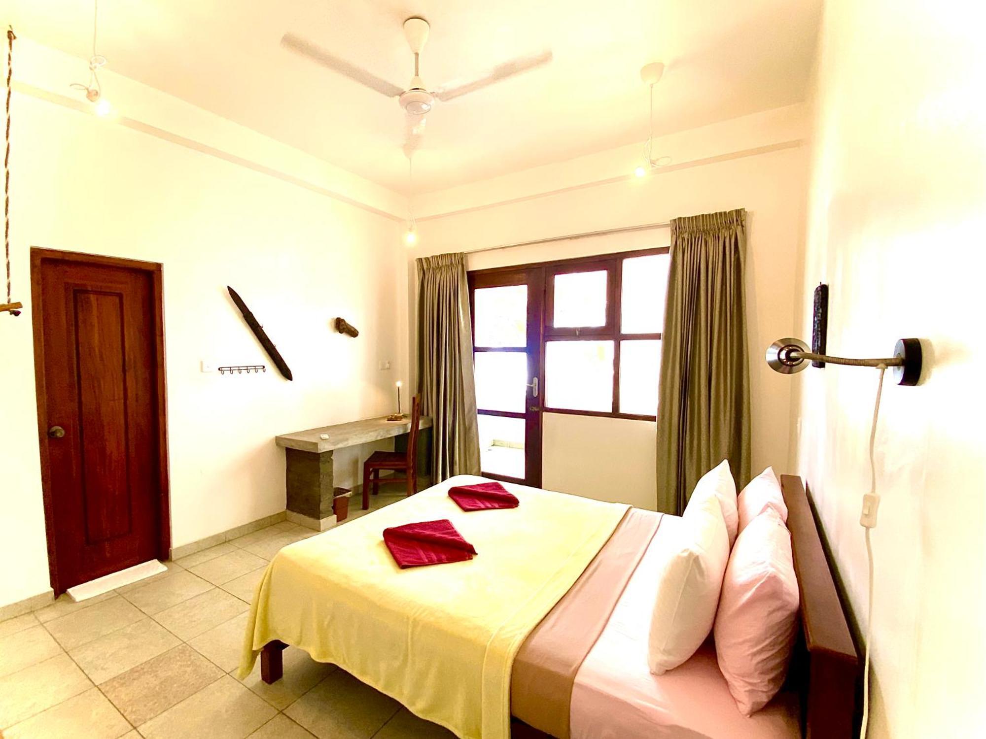 Mirage Beach House At Morava Court Hikkaduwa Bagian luar foto