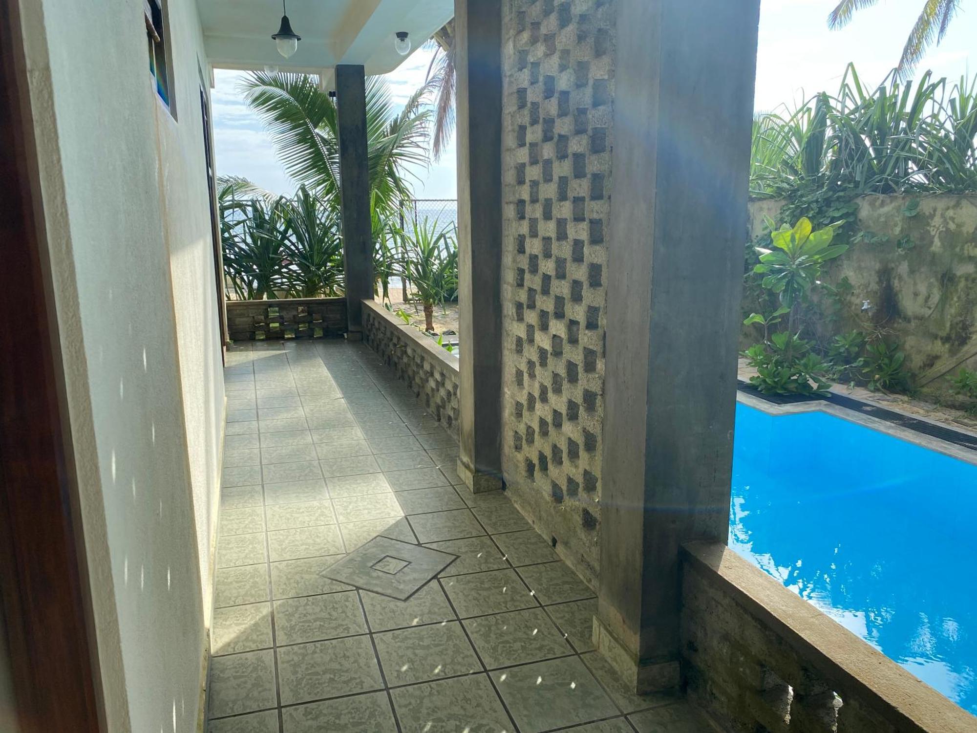 Mirage Beach House At Morava Court Hikkaduwa Bagian luar foto