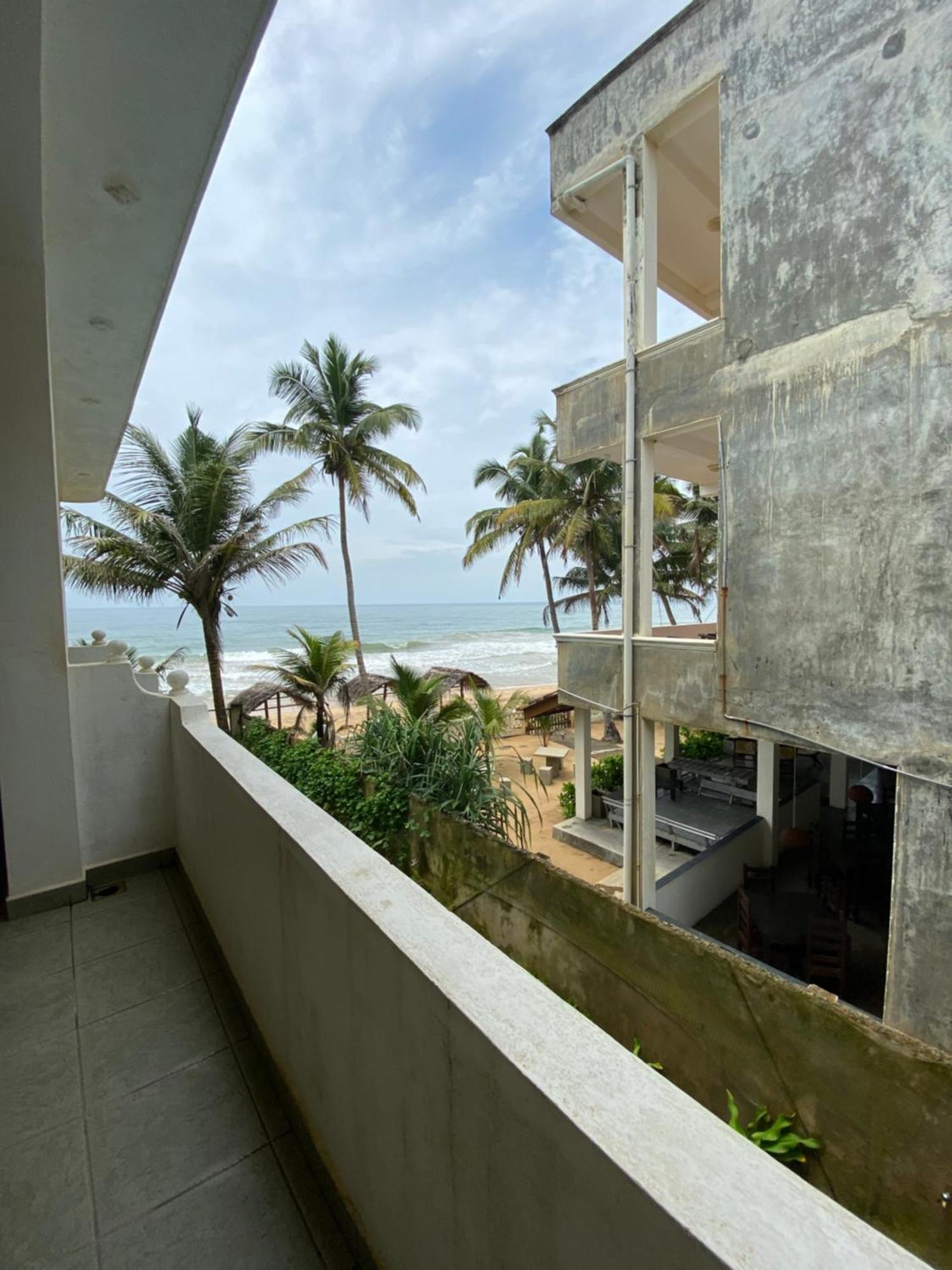 Mirage Beach House At Morava Court Hikkaduwa Bagian luar foto