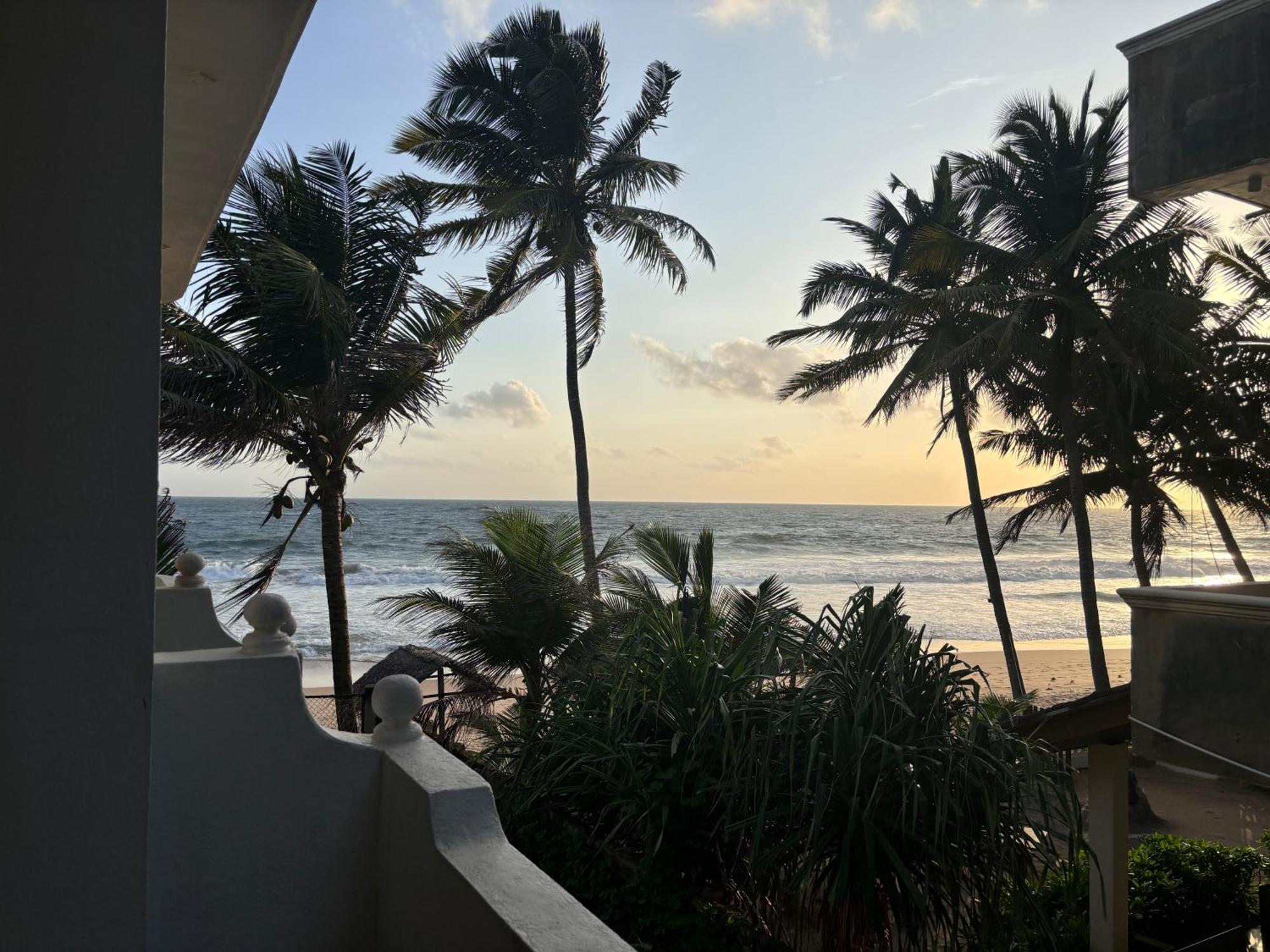 Mirage Beach House At Morava Court Hikkaduwa Bagian luar foto