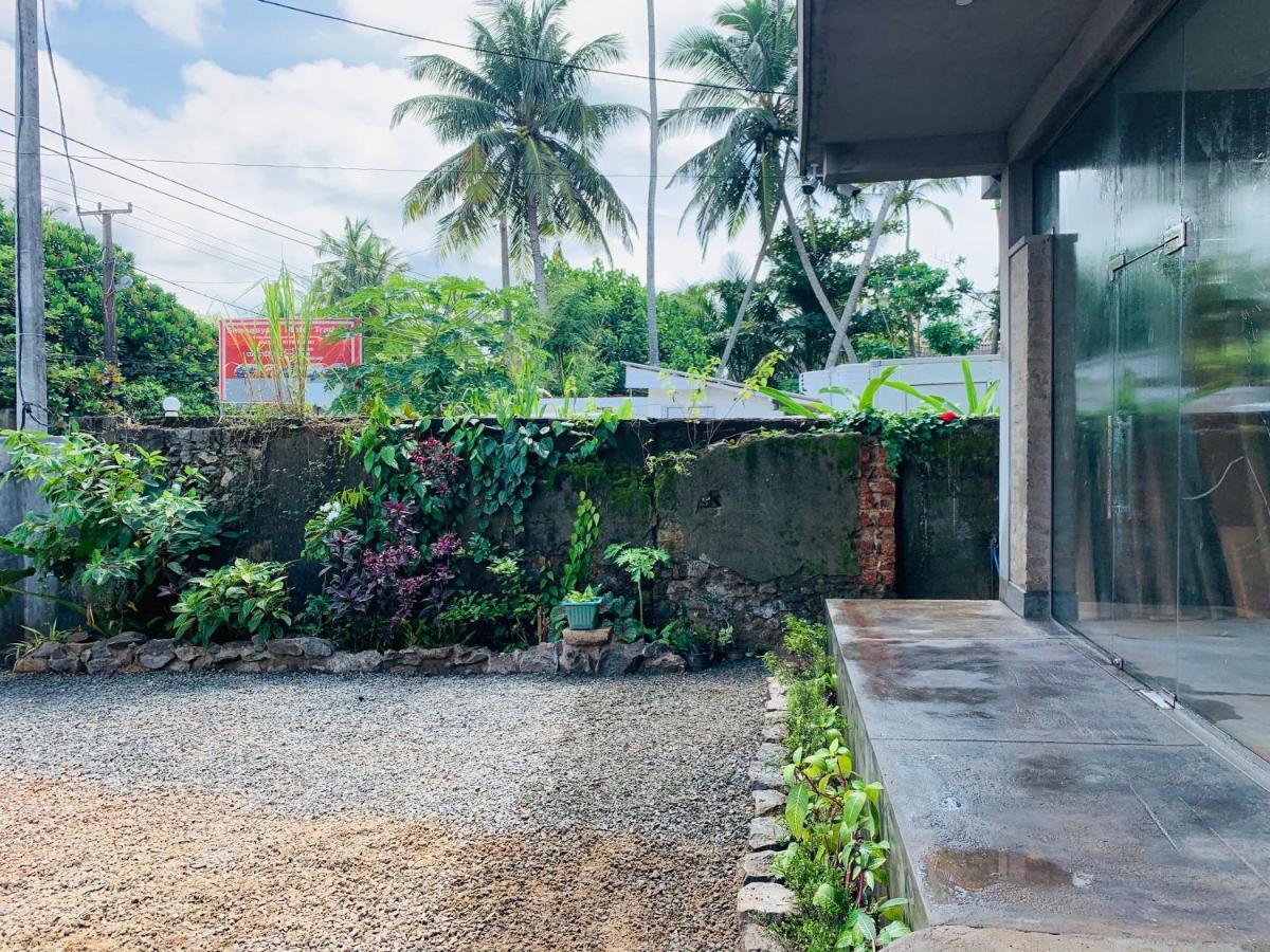 Mirage Beach House At Morava Court Hikkaduwa Bagian luar foto